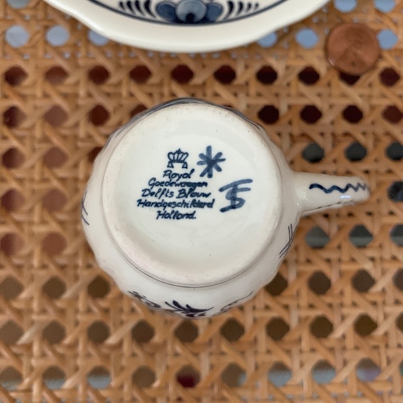 Vintage Delft Royal Goedewaagen Hand Painted Blue Demitasse Cup & Saucer Holland - Picture 3 of 4